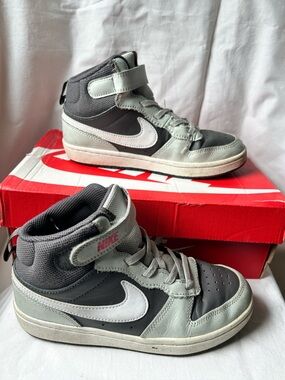 Nike Kids' Court Borough Mid 2 sneakers, high-top